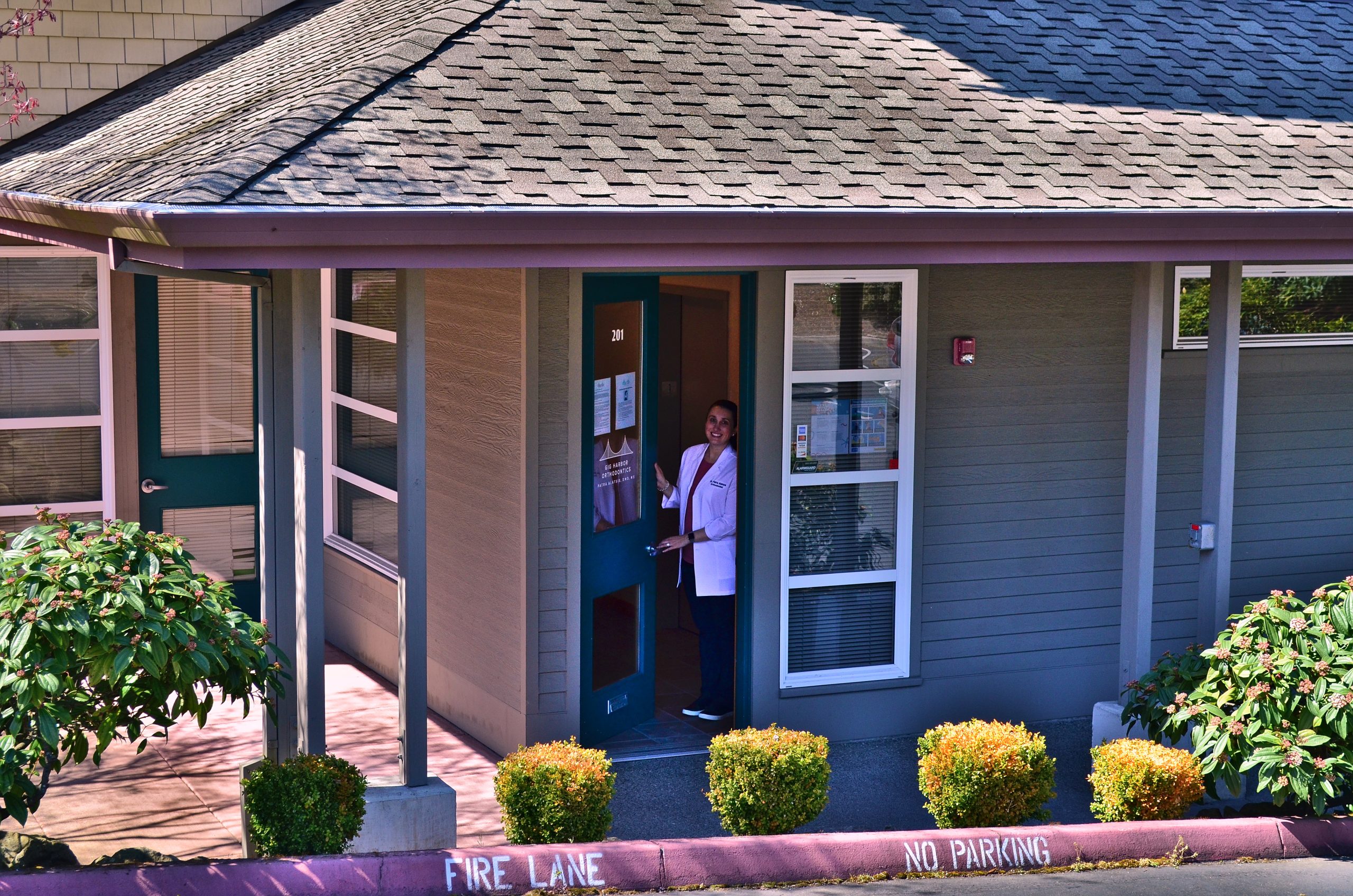 Transparent Braces: The Clear Choice for Straight Teeth